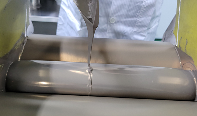 What are the characteristics of conductive glue?